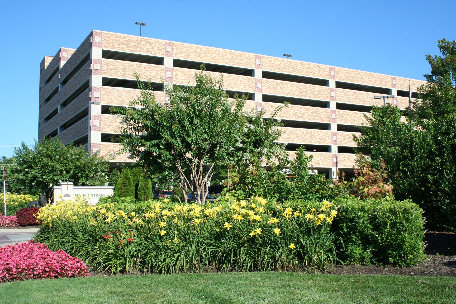 beautiful commercial landscaping project for parking garage